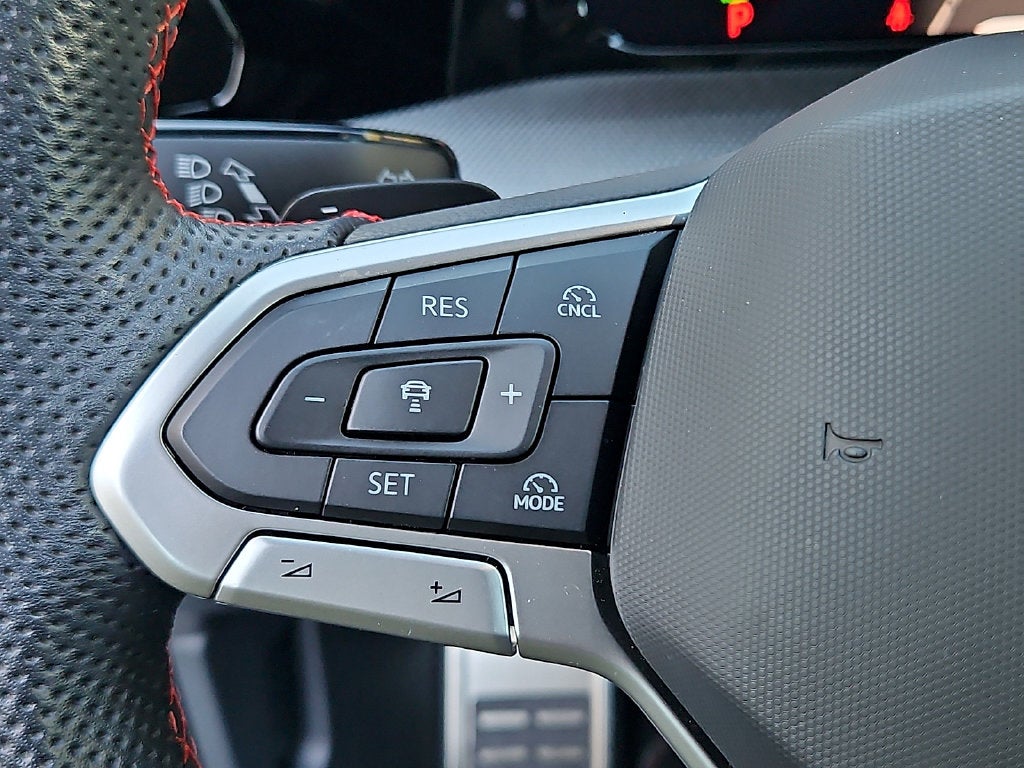 2025 Volkswagen Golf GTI 2.0T SE