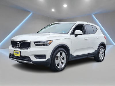 2020 Volvo XC40 Momentum