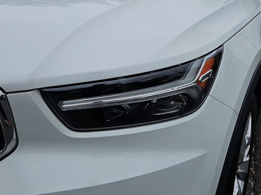 2020 Volvo XC40 Momentum