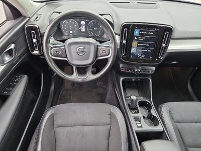 2020 Volvo XC40 Momentum