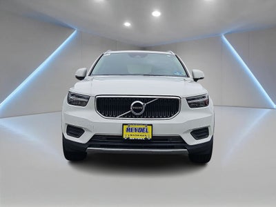 2020 Volvo XC40 Momentum