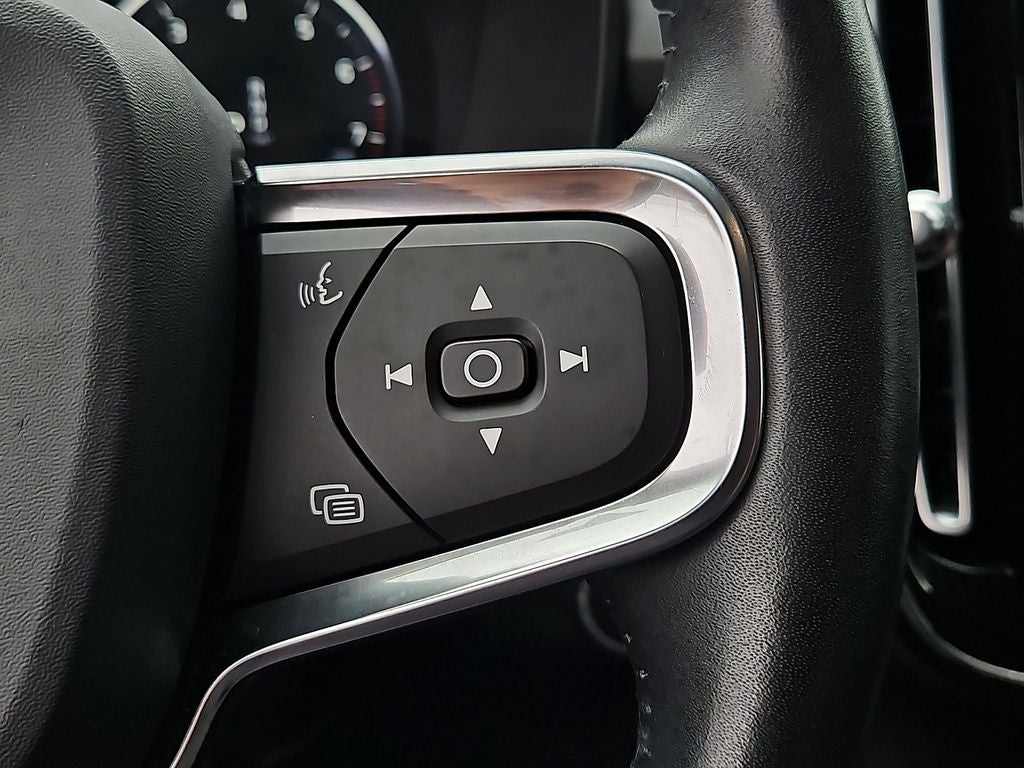 2020 Volvo XC40 Momentum