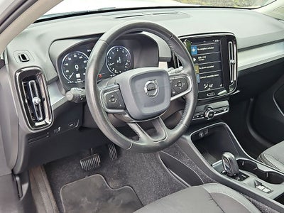 2020 Volvo XC40 Momentum