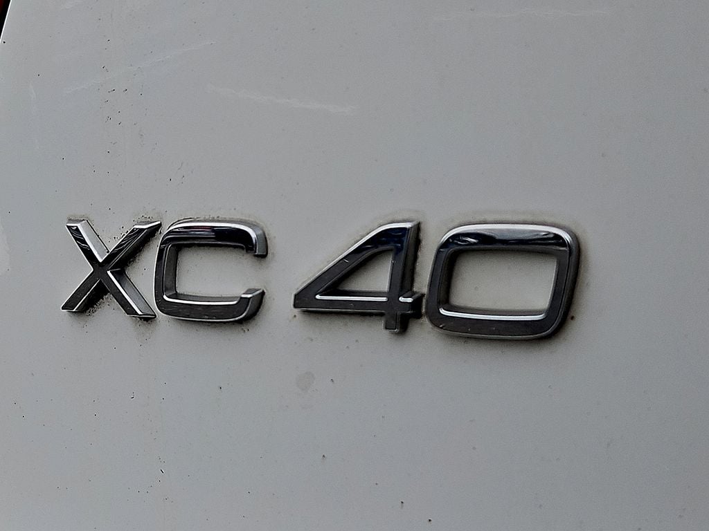 2020 Volvo XC40 Momentum
