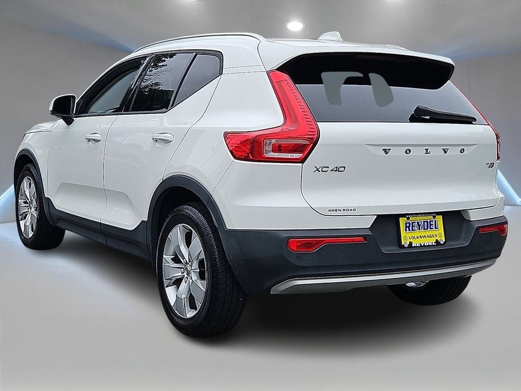 2020 Volvo XC40 Momentum