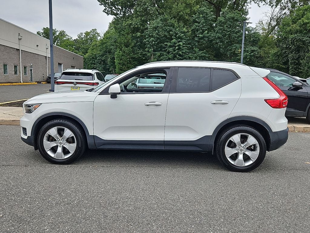 2020 Volvo XC40 Momentum