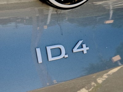 2023 Volkswagen ID.4 Pro