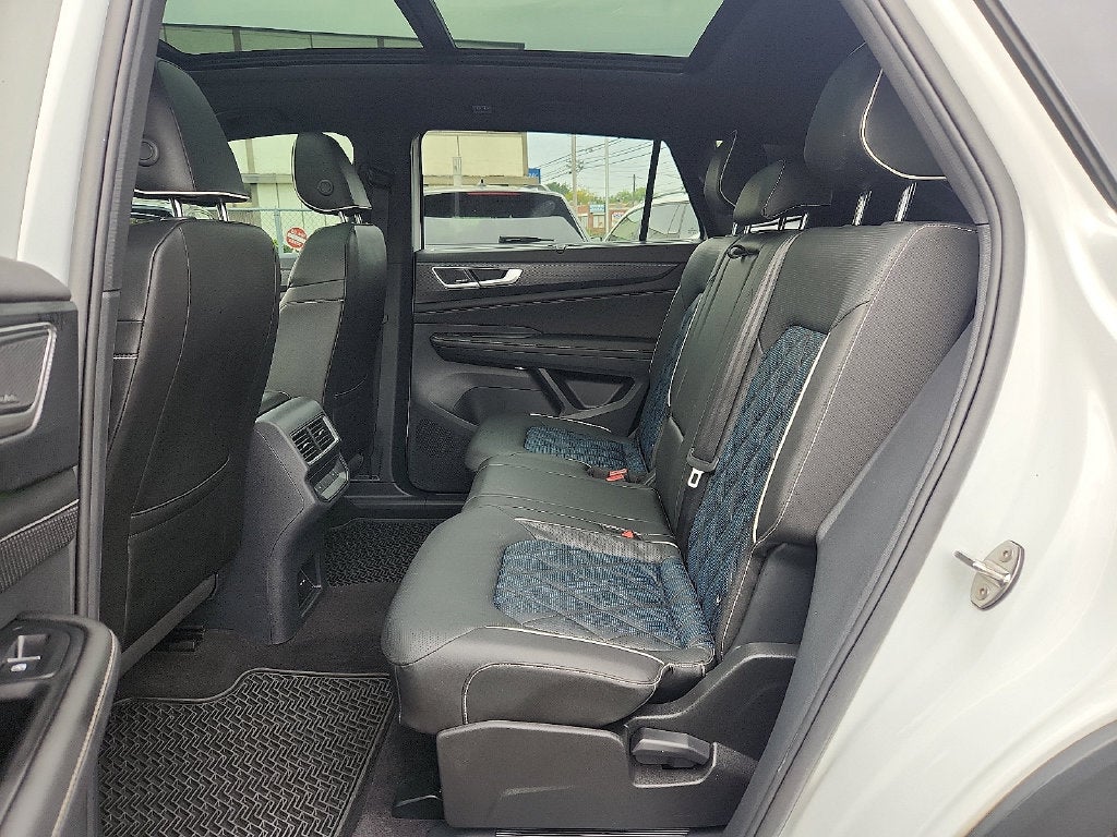 2024 Volkswagen Atlas Cross Sport 2.0T SEL Premium R-Line
