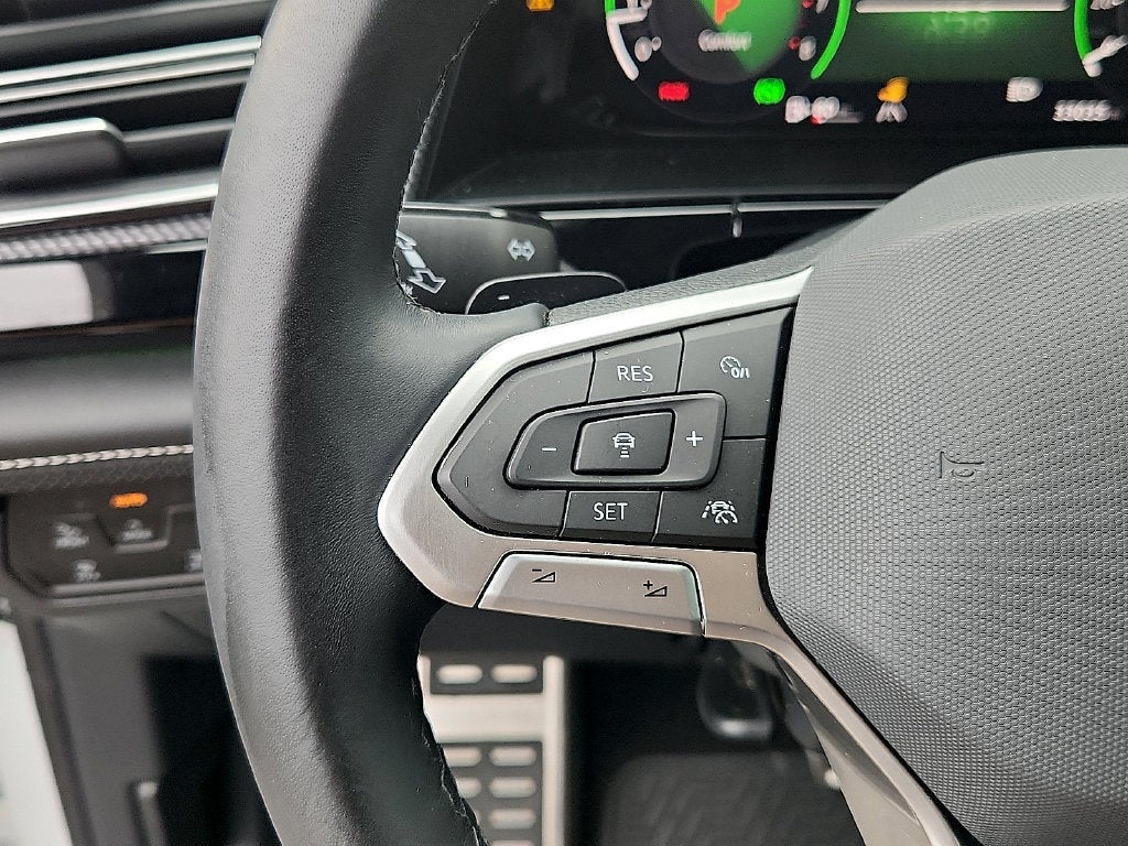 2024 Volkswagen Atlas Cross Sport 2.0T SEL Premium R-Line