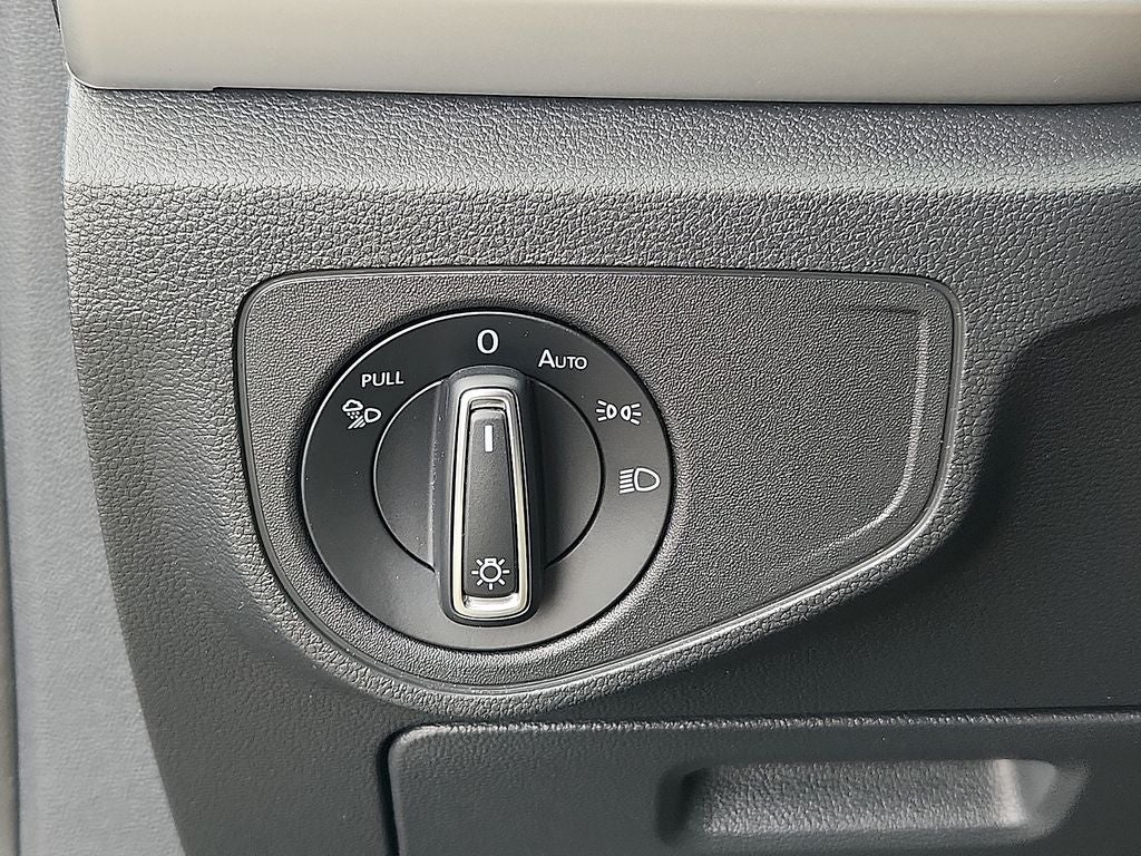 2022 Volkswagen Atlas Cross Sport 3.6L V6 SEL Premium R-Line