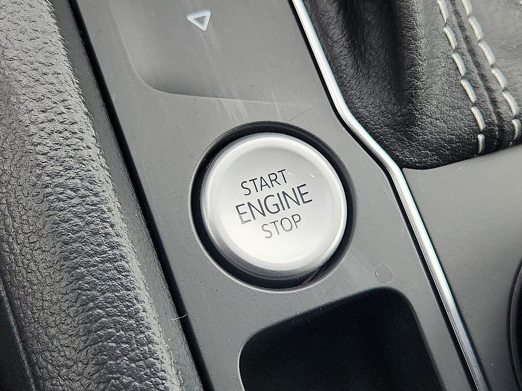 2022 Volkswagen Atlas Cross Sport 3.6L V6 SEL Premium R-Line