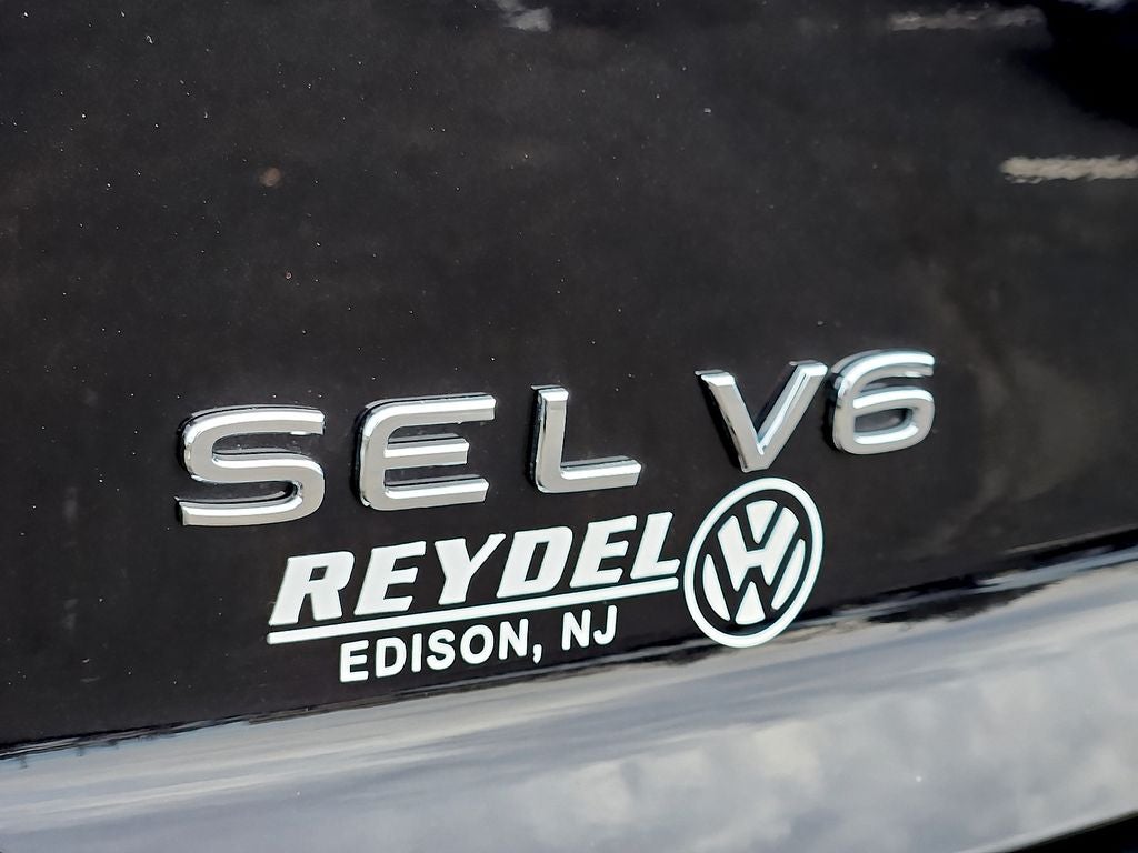 2022 Volkswagen Atlas Cross Sport 3.6L V6 SEL Premium R-Line