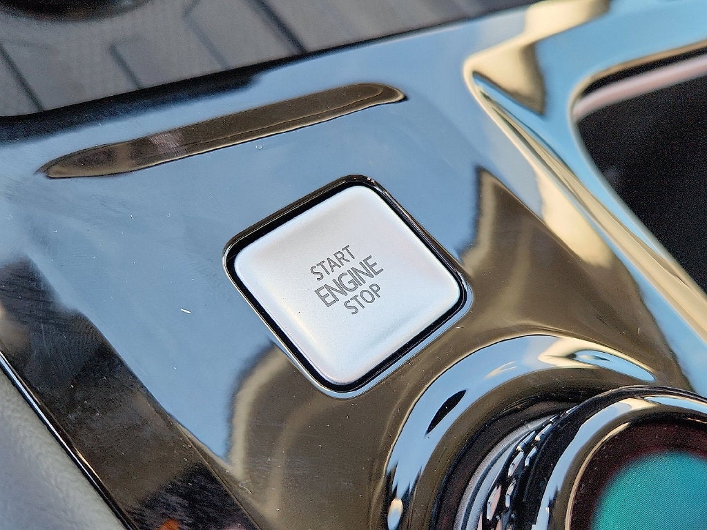 2027 Volkswagen Atlas SE w/Technology