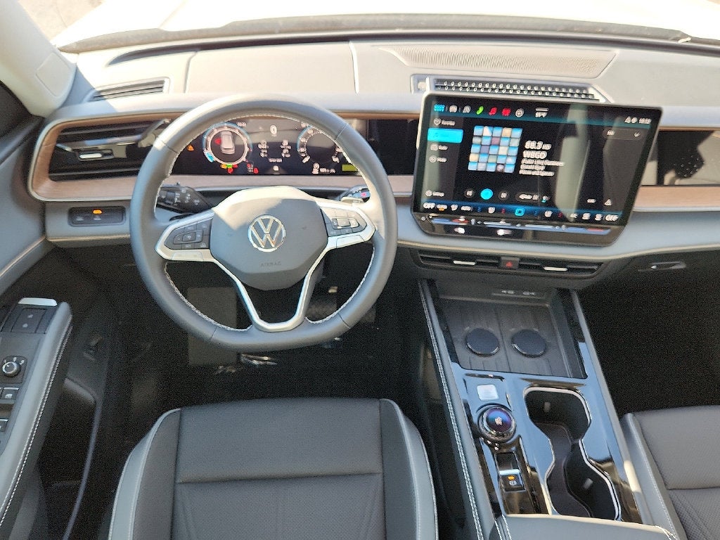 2027 Volkswagen Atlas SE w/Technology