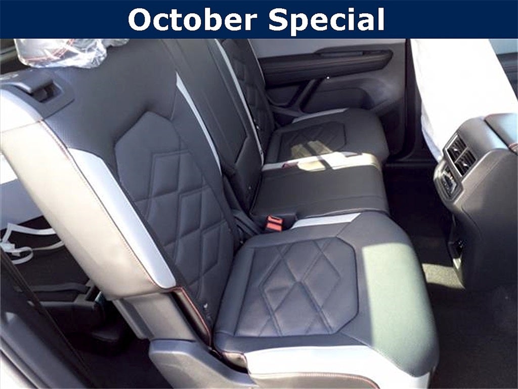 2024 Volkswagen Atlas 2.0T Peak Edition SEL