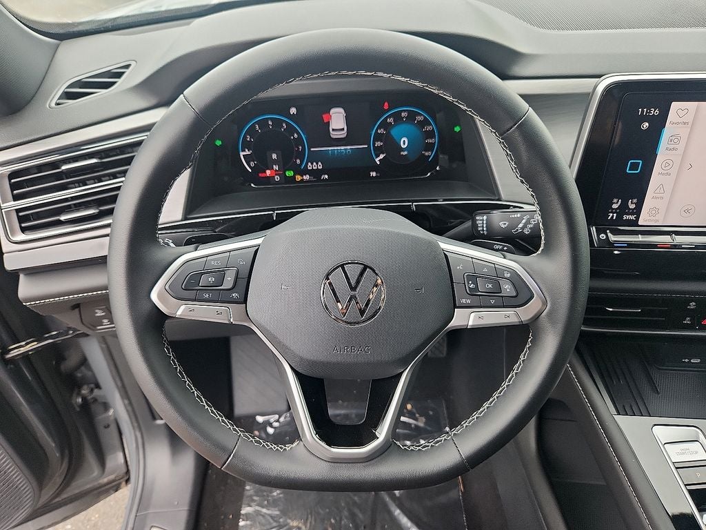 2025 Volkswagen Atlas Cross Sport 2.0T SE w/Technology