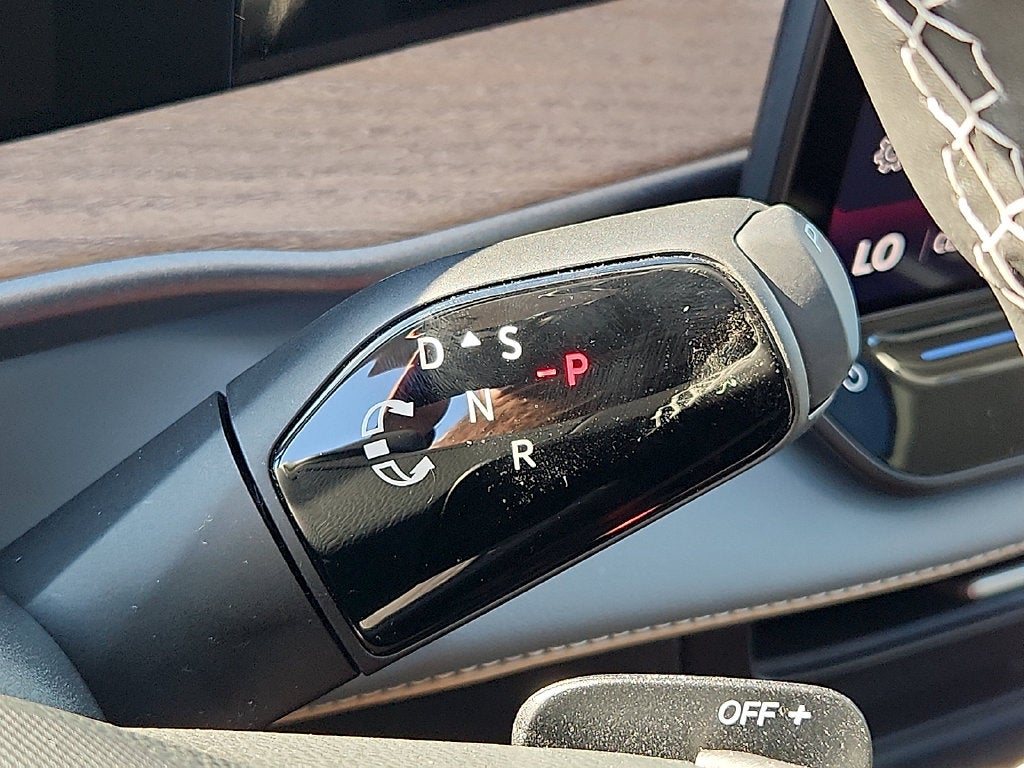 2027 Volkswagen Atlas SE w/Technology
