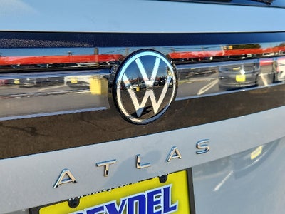 2027 Volkswagen Atlas SE w/Technology