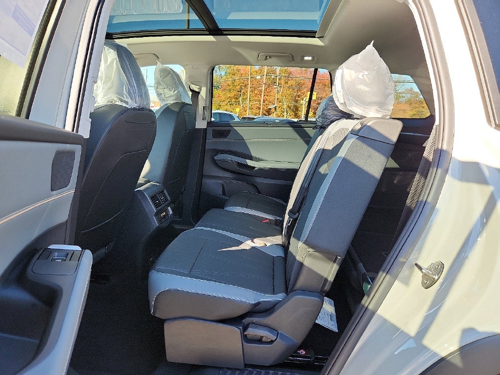 2027 Volkswagen Atlas SE w/Technology