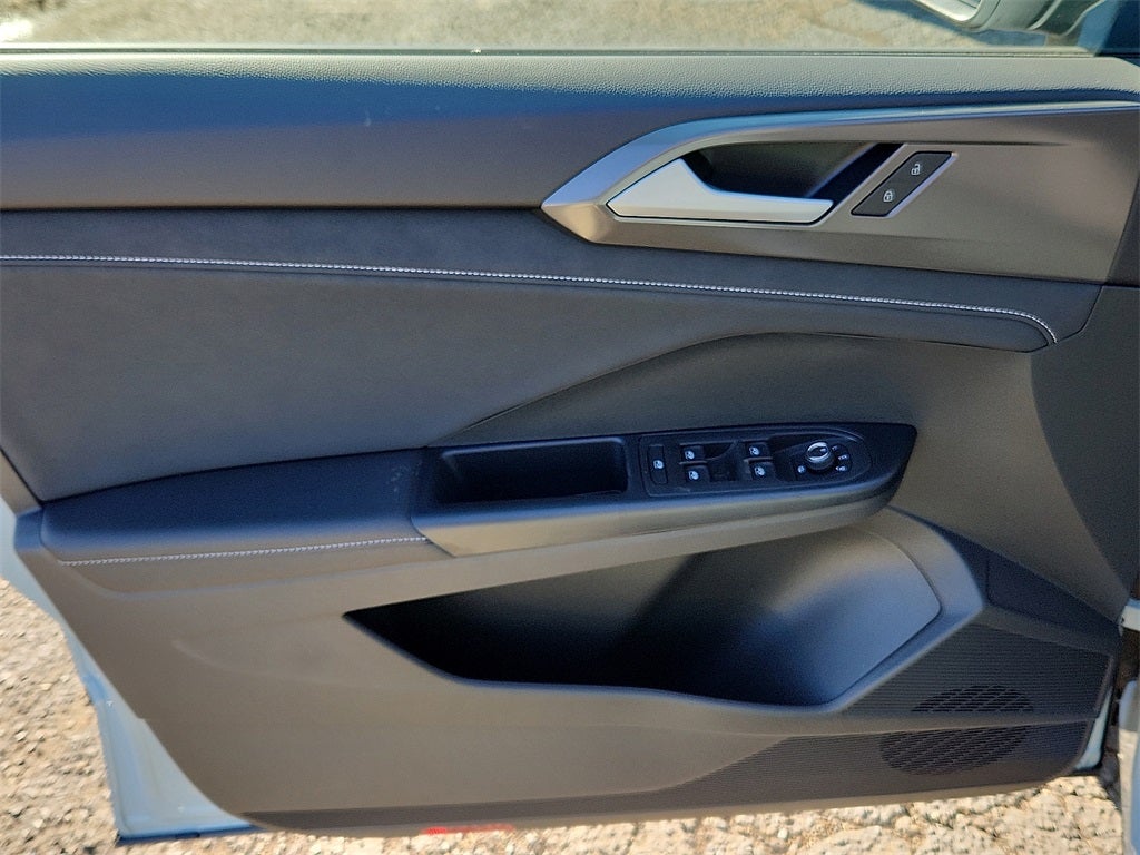 2026 Volkswagen Taos 1.5T SE Black