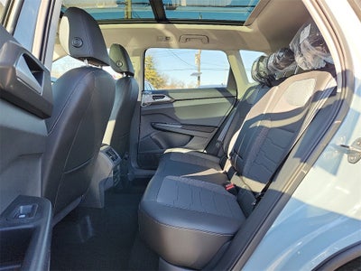 2026 Volkswagen Taos 1.5T SE Black