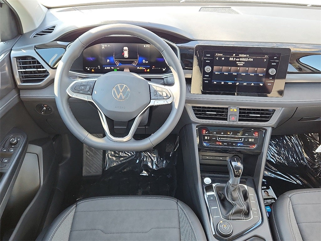 2026 Volkswagen Taos 1.5T SE Black