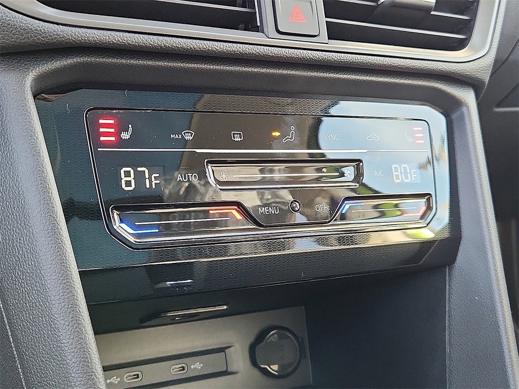 2026 Volkswagen Taos 1.5T SE Black