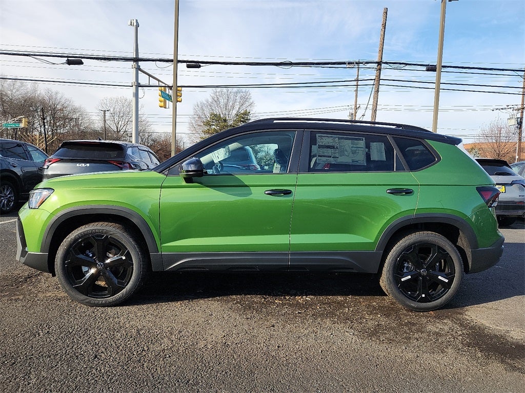 2026 Volkswagen Taos 1.5T SE Black