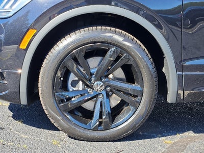 2023 Volkswagen Tiguan 2.0T SE R-Line Black
