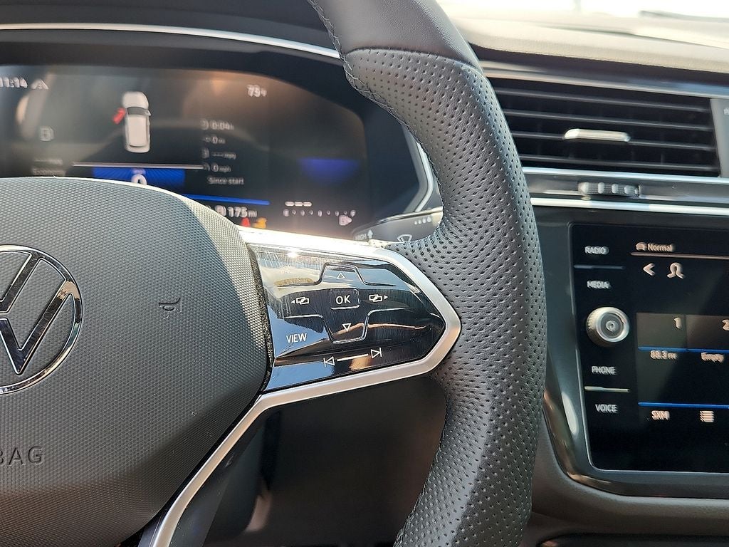 2024 Volkswagen Tiguan 2.0T SE R-Line Black