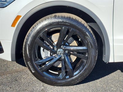2024 Volkswagen Tiguan 2.0T SE R-Line Black