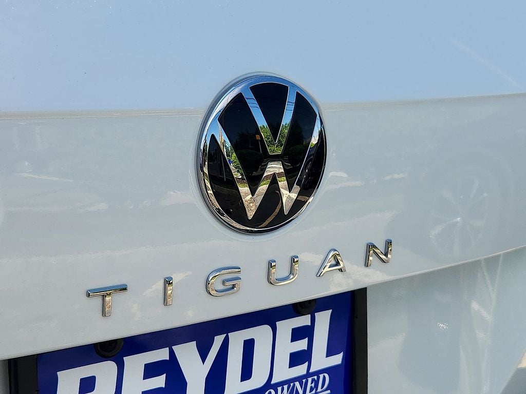 2023 Volkswagen Tiguan 2.0T SE R-Line Black