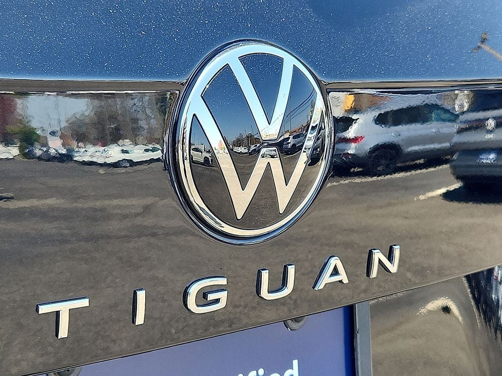2024 Volkswagen Tiguan 2.0T SE R-Line Black