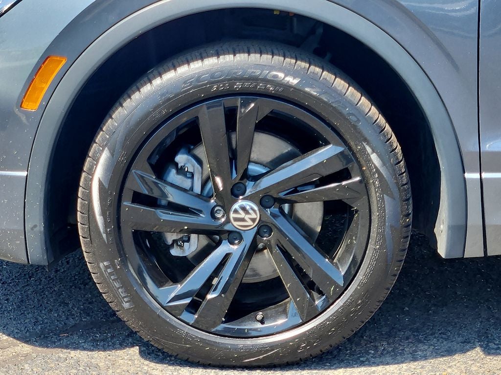 2024 Volkswagen Tiguan 2.0T SE R-Line Black