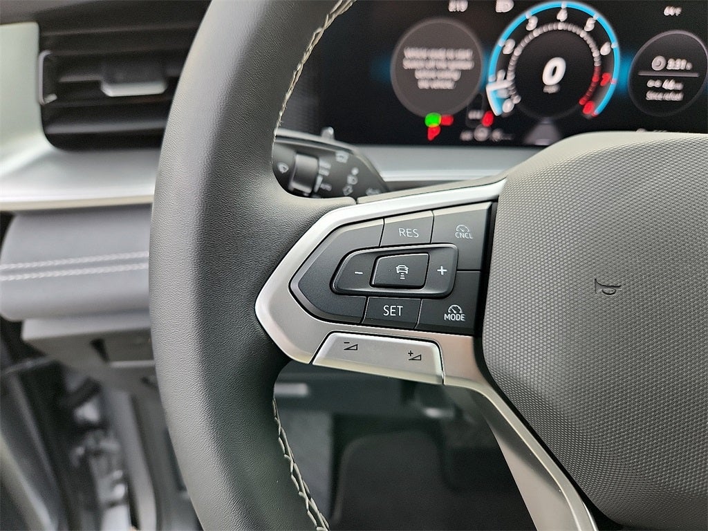 2025 Volkswagen Tiguan 2.0T SE