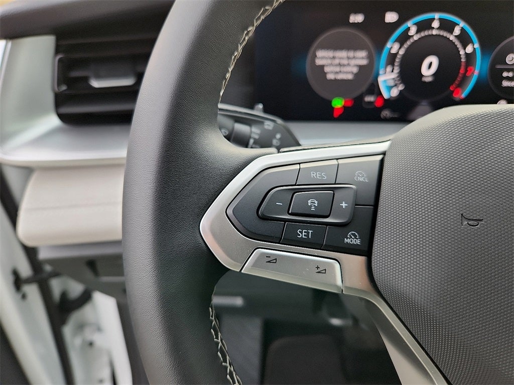 2025 Volkswagen Tiguan 2.0T SE