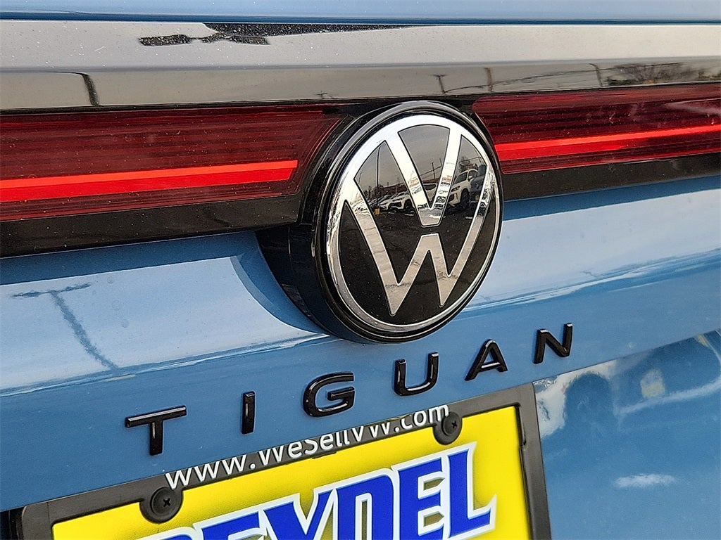 2026 Volkswagen Tiguan 2.0T SE R-Line Black