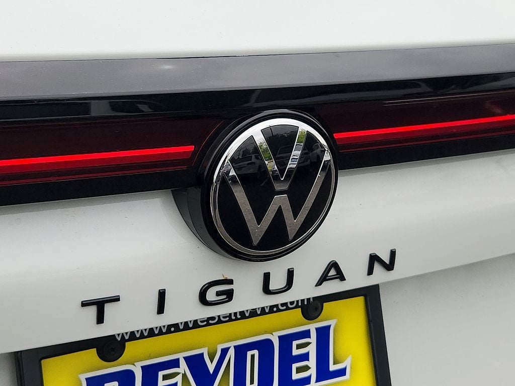 2026 Volkswagen Tiguan 2.0T SE R-Line Black