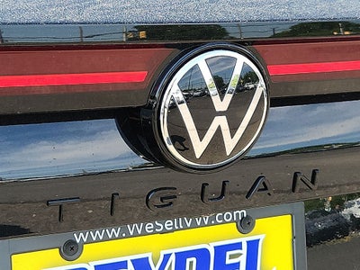 2026 Volkswagen Tiguan 2.0T SE R-Line Black