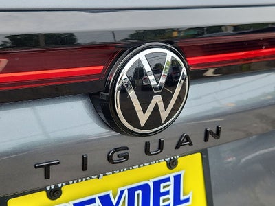 2026 Volkswagen Tiguan 2.0T SE R-Line Black