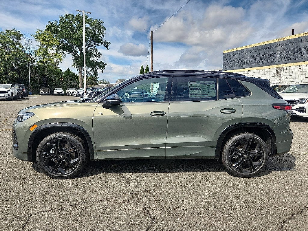 2026 Volkswagen Tiguan SE R-Line Black