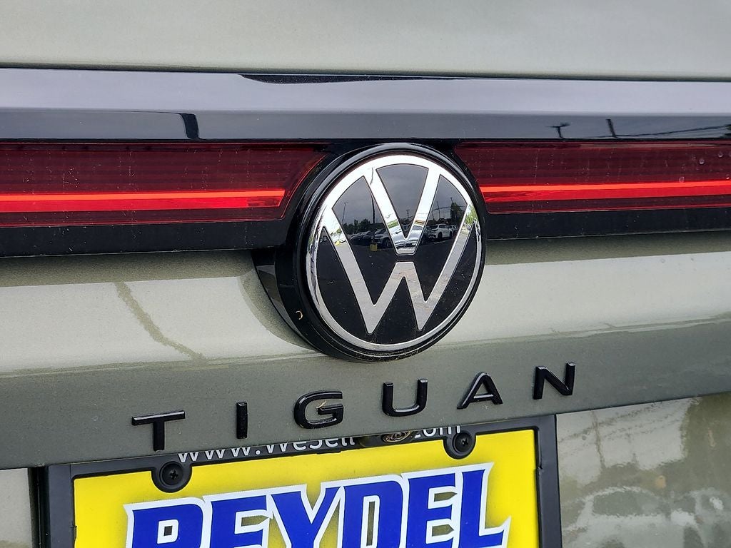 2026 Volkswagen Tiguan 2.0T SE R-Line Black