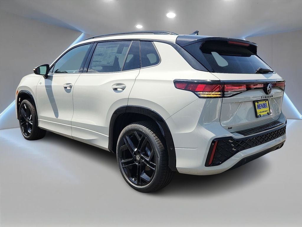 2026 Volkswagen Tiguan 2.0T SE R-Line Black