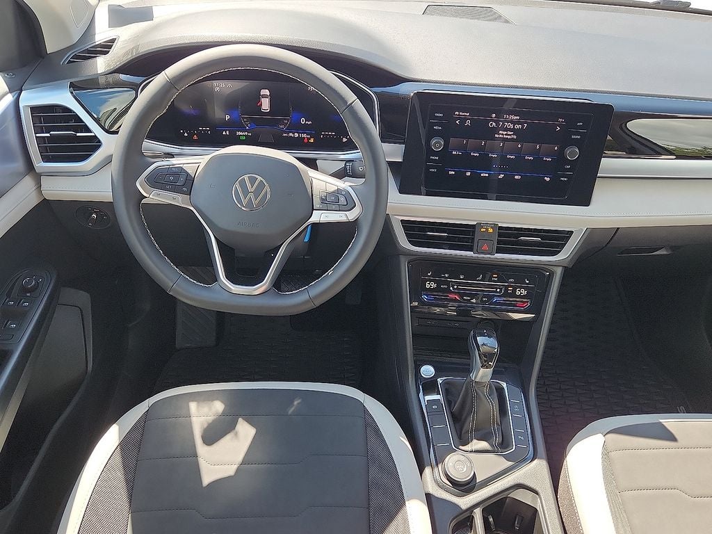2025 Volkswagen Taos 1.5T SE