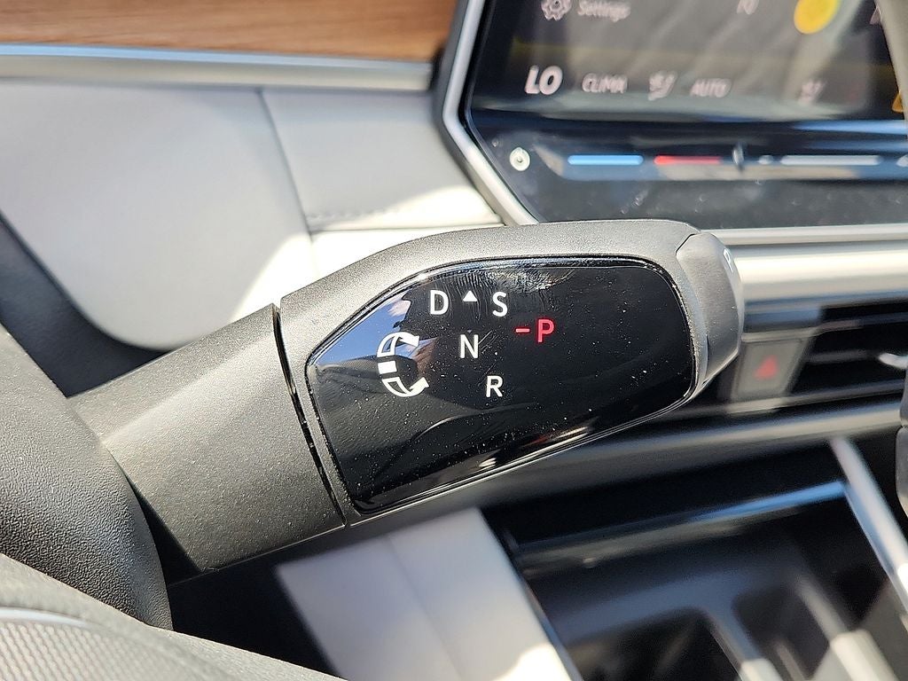 2026 Volkswagen Tiguan 2.0T SEL R-Line Turbo