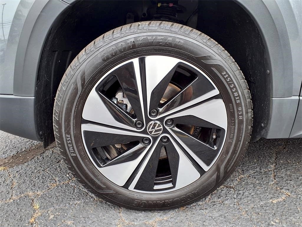 2025 Volkswagen Taos 1.5T SE