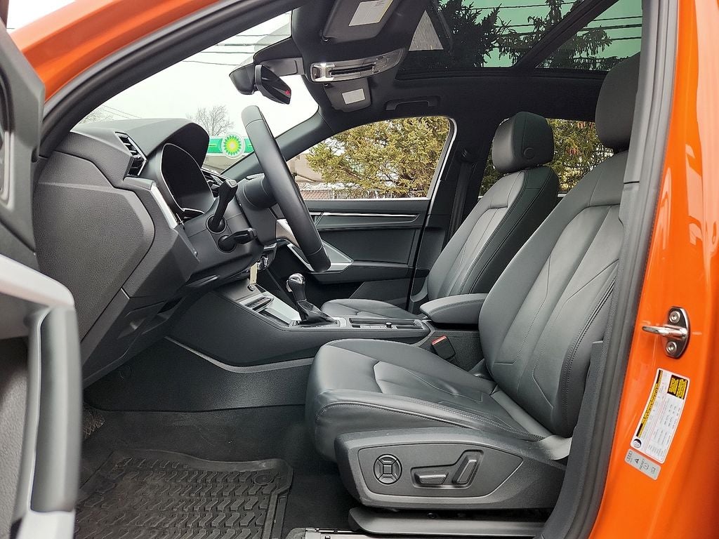 2022 Audi Q3 Premium quattro