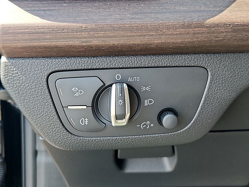 2023 Audi Q5 45 S line Premium quattro